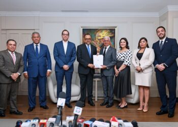 Depositan en el Congreso Nacional proyecto de fusión de ministerios de Economía y Hacienda