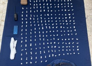 Confiscan más de medio millón de gramos, armas y vehículos en allanamientos