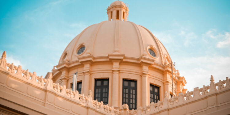 Abinader y expresidentes tratarán el impacto de la crisis haitiana en la seguridad y la migración