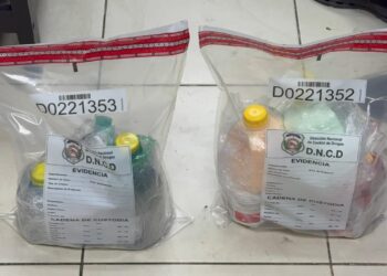 Ocupan 20 envases simulaban ser champú y tratamiento para el cabello llenos de cocaína