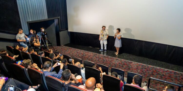 El beso de Dios llega a cines dominicanos: una experiencia de fe y espiritualidad