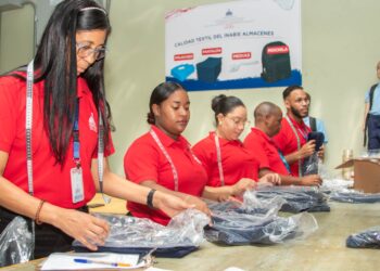 INABIE empieza a recibir miles de artículos para armar kits escolares; garantiza distribución a tiempo