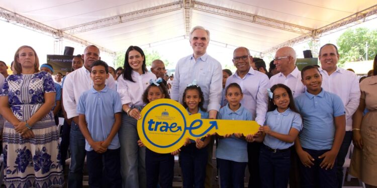 TRAE llega a Montecristi para garantizar equidad, seguridad y acceso a más de 14 mil estudiantes