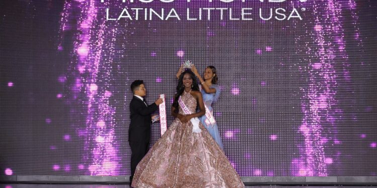 Modelo dominicana Emely Chantal  gana Miss Mundo Latina Internacional categoría Pre-Teen