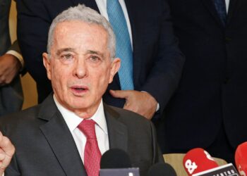 Expresidente de Colombia Álvaro Uribe denuncia que preparan un atentado en su contra