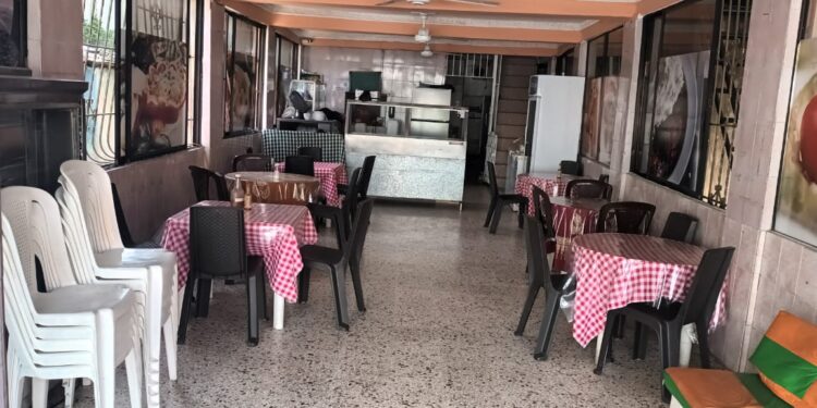 Colmados y comedores en línea: La revolución silenciosa del barrio