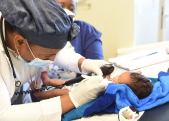 SNS destaca tasa mortalidad neonatal e infantil más baja registrada últimos 15 años