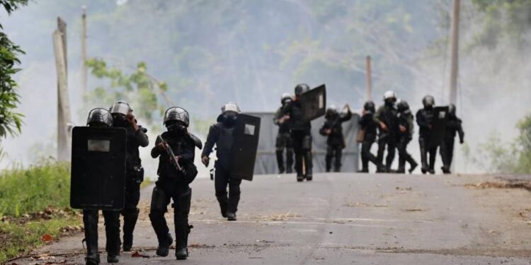 Sin internet y bajo «estado de urgencia», las protestas en la zona bananera de Panamá no cesan