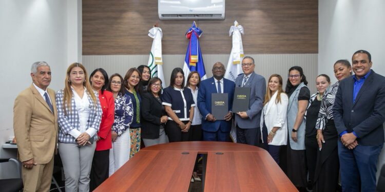 CONADIS y DIGERA firman convenio para la inclusión de agricultores con discapacidad
