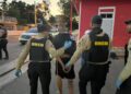 Allanamientos dejan cinco detenidos con drogas, armas y dinero en efectivo