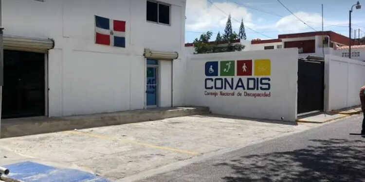 CONADIS garantiza inclusión educativa a niño con discapacidad tras llamando de madre en La Romana