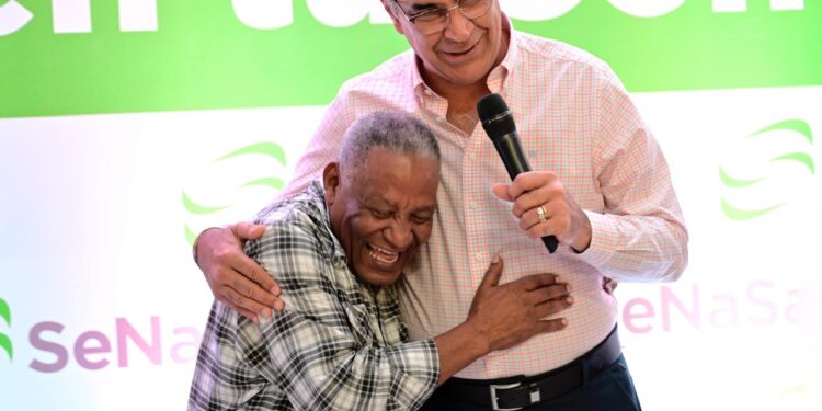 Senasa informa que garantiza atención a más de 1.2 millones de adultos mayores