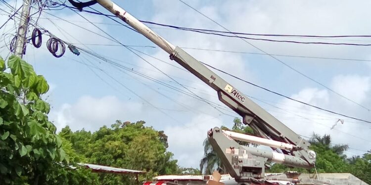 Edeeste informa que trabaja en la normalización de averías en el circuito 3 de Villa Mella