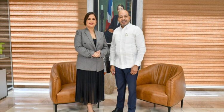 Luis Valdez Veras: Facturación Electrónica, Microsoft y el CIAT están ayudando a incorporar más de 3,000 contribuyentes