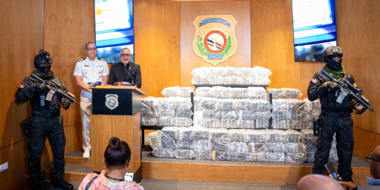 Atrapan cargamento de 448 paquetes presumiblemente cocaína