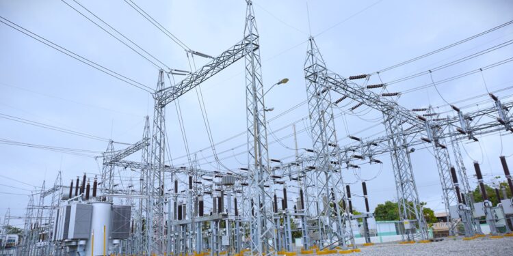 EDEEste reforzará el suministro eléctrico en la Jacobo Majluta con puesta en servicio de nuevo circuito