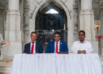 Alcaldía de SDE y la Embajada de los Países Bajos y anuncian la tercera edición de la Bicicletada Naranja