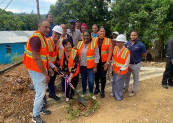 Edeeste inicia proyecto de electrificación que impactará varios sectores de Miches