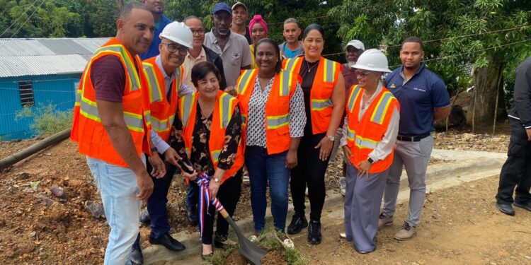 Edeeste inicia proyecto de electrificación que impactará varios sectores de Miches
