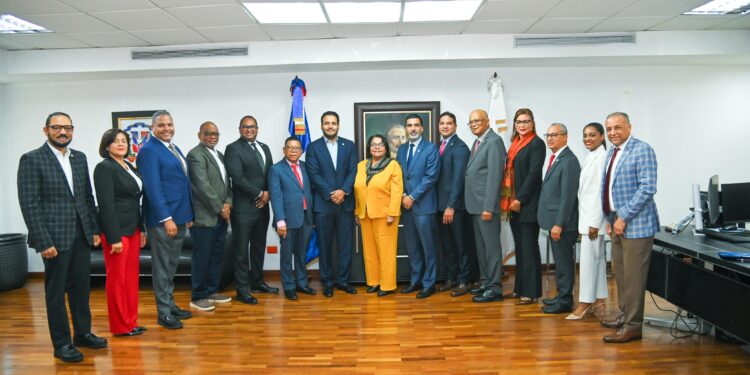 Comisión de Diputados y Pleno de la CCRD pasan revista a los avances de la gestión