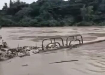 Melissa provoca intensas lluvias y mantiene a Santo Domingo bajo alerta roja