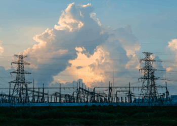 ADIE abre debate sobre el futuro eléctrico del país