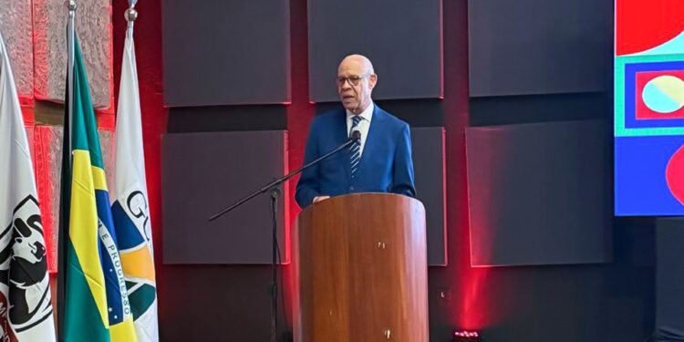Rector del ITSC asiste como invitado especial a encuentro internacional de universidades en Brasil
