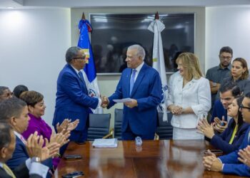 Juramentan a Edgar Augusto Feliz Méndez como director de Asistencia Social y Alimentación Comunitaria