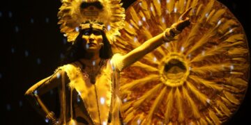 Nileny Dippton impacta con su espectacular y desafiante “ANAKA-O-NA: Alba y ocaso”