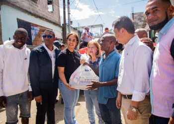 ASDN y Cámara de Comercio China entregan kits alimenticios a afectados por tormenta Melissa