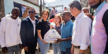 ASDN y Cámara de Comercio China entregan kits alimenticios a afectados por tormenta Melissa