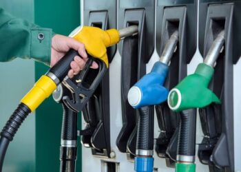 Gobierno mantiene precios de los combustibles esenciales