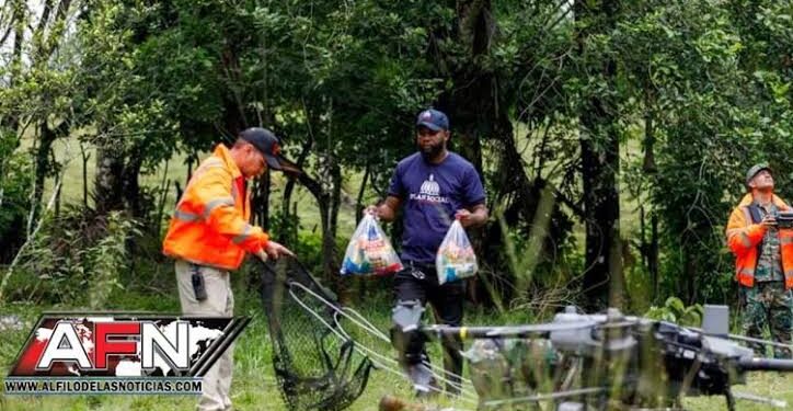 Drones del 911 son utilizados para realizar entrega de kits de raciones crudas a familias incomunicadas en SDN