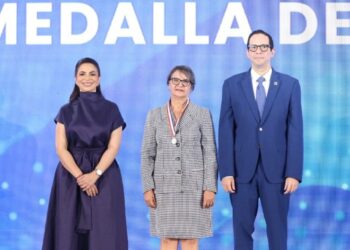 ISFODOSU es reconocido con medalla de plata en el Premio Nacional a la Calidad en el Sector Público 2025