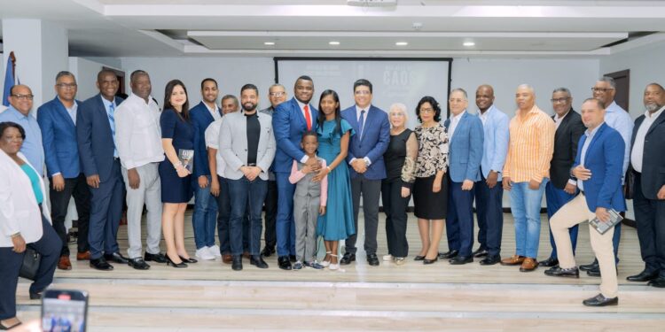 Libro “Más Allá del Caos, Surge una Esperanza” de Julio García agota casi sus ejemplares en primera semana de lanzamiento