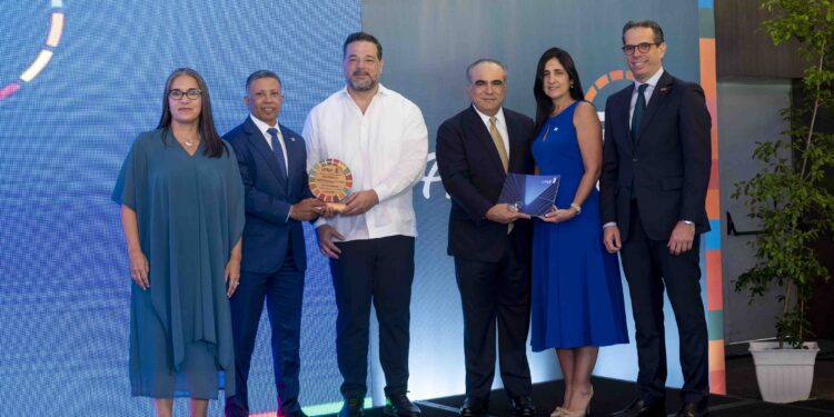 Programa Fomenta Pymes Banreservas es reconocido como modelo de negocio