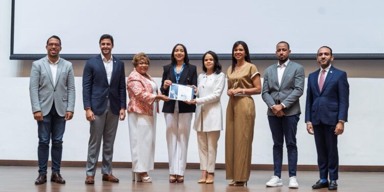 Génesis Rosso queda entre finalistas del Premio Nacional de la Juventud 2026