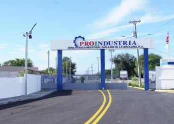 Gobierno transfiere fondos para construcción de dos nuevas naves industriales