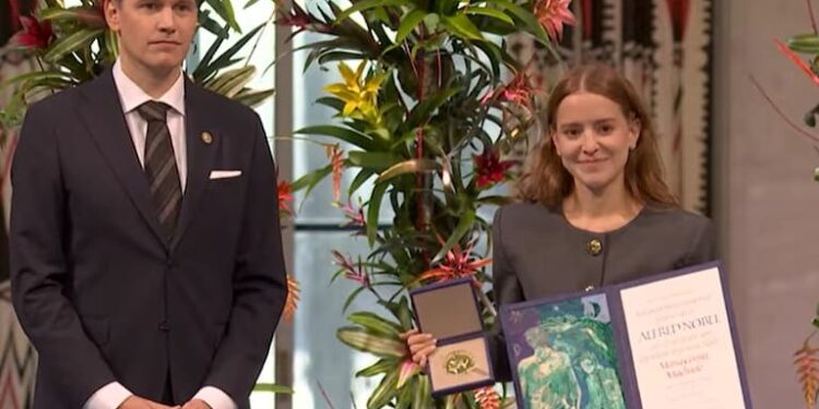 La hija de Maria Corina Machado recibe en su nombre el Nobel de la Paz en Oslo