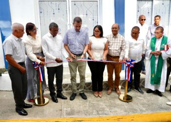 Indotel lleva fibra óptica y formación digital a Hondo Valle con nueva Sala Digital