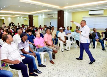 Diputado Ramón Raposo lanza programa de acercamiento social en SDN