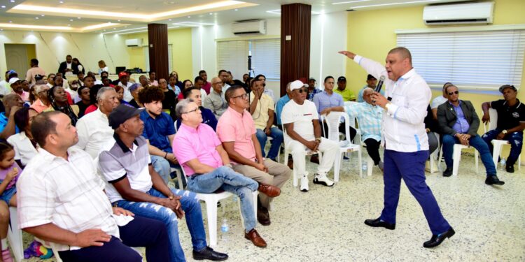 Diputado Ramón Raposo lanza programa de acercamiento social en SDN