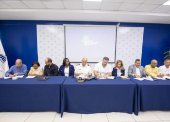 Medio Ambiente da apertura a temporada de avistamiento de ballenas jorobadas 2026
