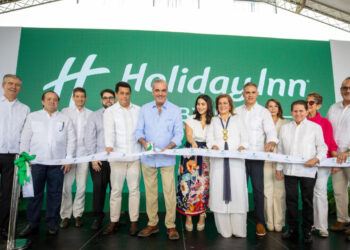  Abinader deja inaugurado el Hotel Holiday Inn con una inversión de USD 26 millones
