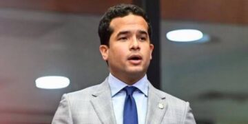 Ante conflicto en Irán, Omar Fernández reitera indexación salarial aliviaría economía familiar