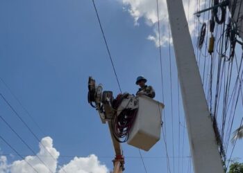 Edeeste desarrolla proyecto de inversión por US$245 mil para fortalecer redes eléctricas y alumbrado en La Victoria