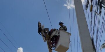 Edeeste desarrolla proyecto de inversión por US$245 mil para fortalecer redes eléctricas y alumbrado en La Victoria