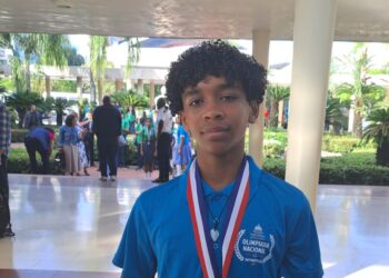 Faudy Estevez del Colegio Montessori Manaen gana primer lugar en Olimpiadas del MINERD en años consecutivos