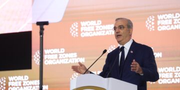 Abinader presenta a RD como una de las mejores decisiones de inversión del hemisferio en Congreso Mundial de Zonas Francas