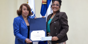 Autora del catálogo de Río de Oro Editores obtiene mención sobresaliente en el Concurso Anual de Décimas Espinelas 2026